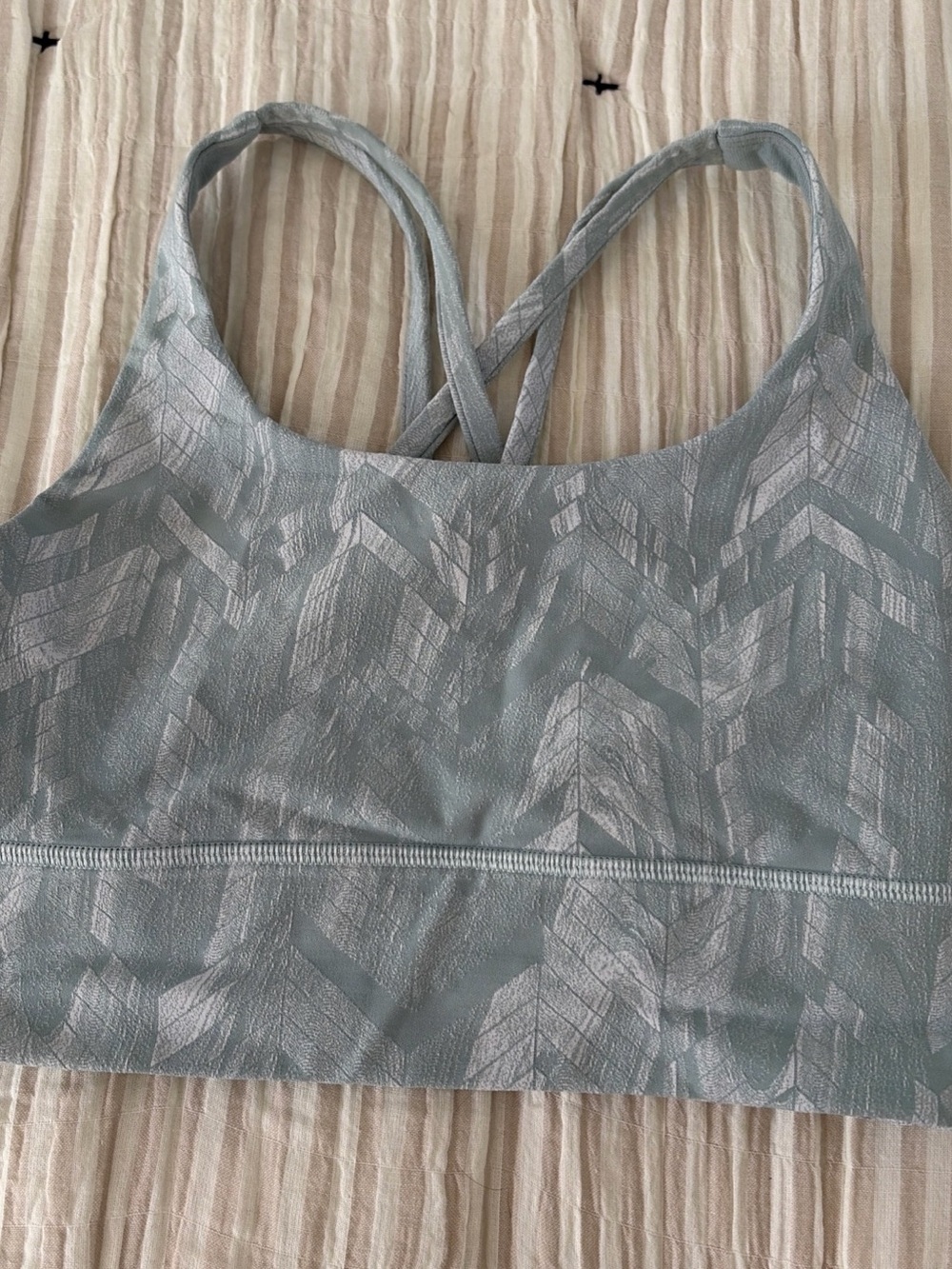 Lululemon Energy Longline Sports Bra Light Green Size 4 Excellent Condition